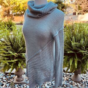 Love Scarlett Gray Loose Knit Sweater size Small